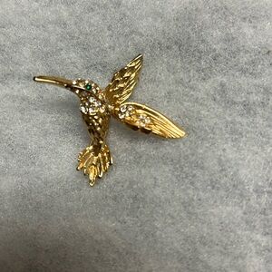 Vintage gold tone Hummingbird  Brooch with one movable wing!